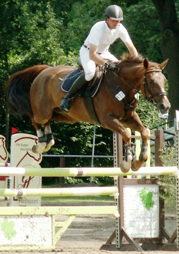 Gerold Gögele auf seinem Pferd Scarlett 598 beim Reitturnier des RC Hagen am 17.08.2012 Gerold Gögele auf seinem Pferd Scarlett 598 beim Reitturnier des RC Hagen am 17.08.2012